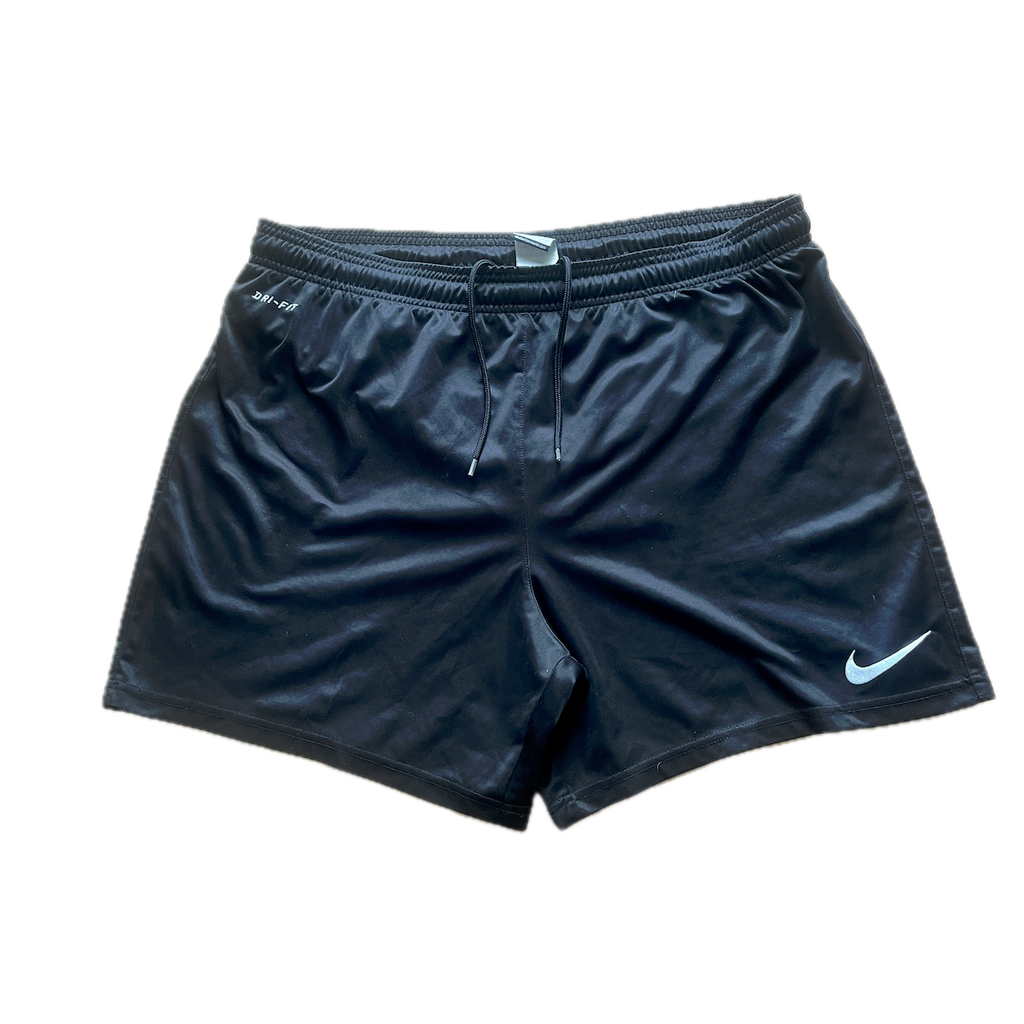 Nike kurze Trainingshose - L