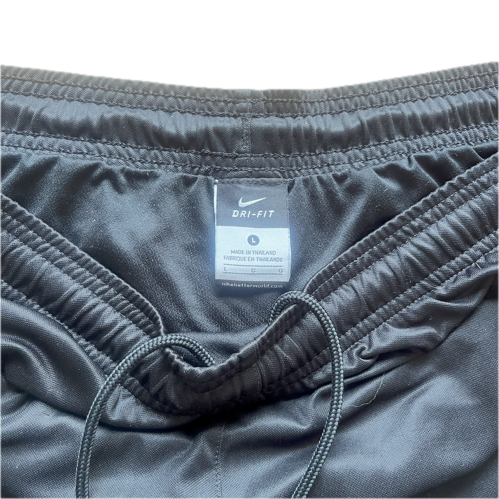 Nike kurze Trainingshose - L