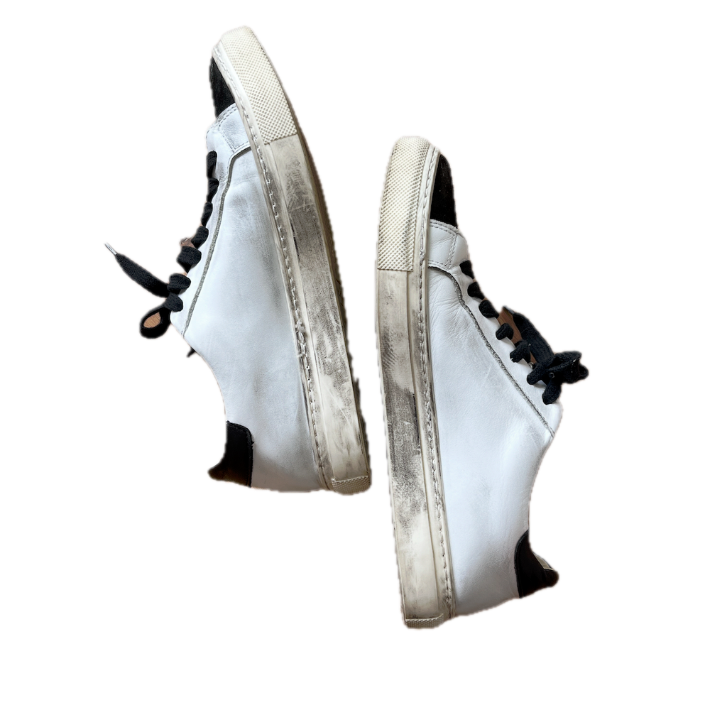 Sneaker mit Sternmuster